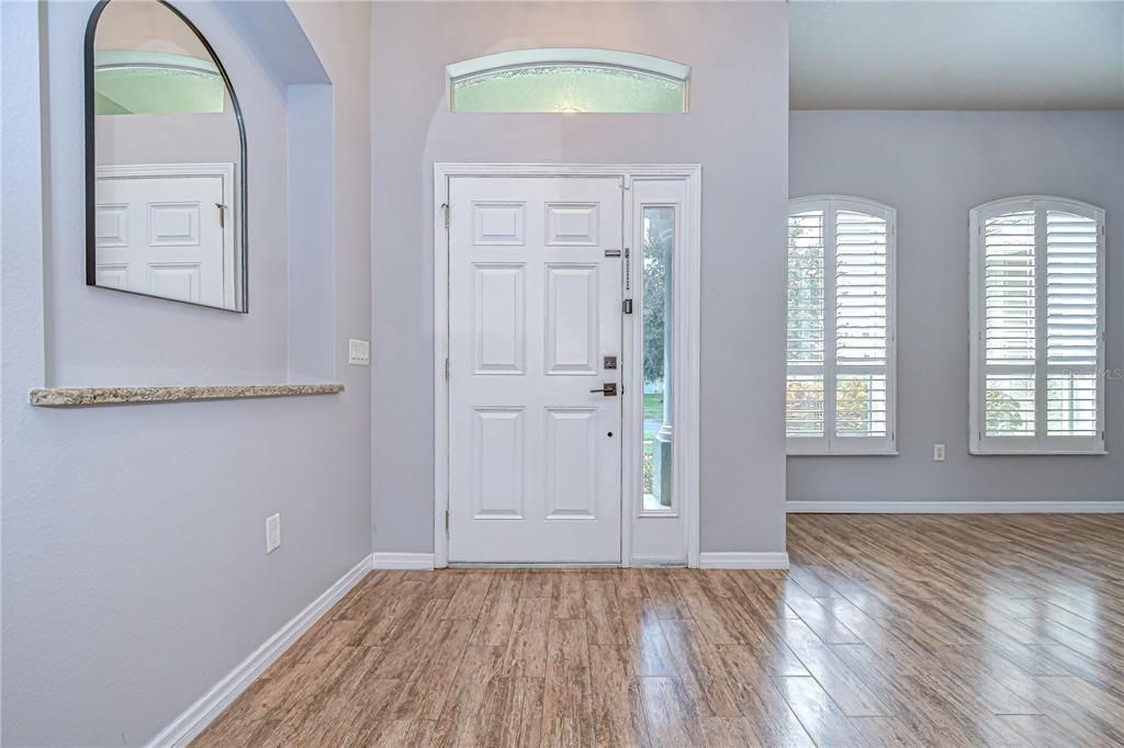 Под контрактом: $625,000 (4 спален, 2 ванн, 2217 Квадратных фут)