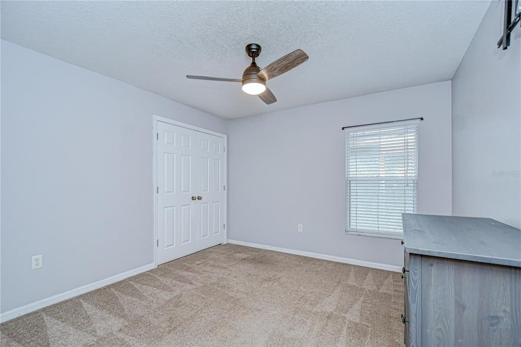 Под контрактом: $625,000 (4 спален, 2 ванн, 2217 Квадратных фут)