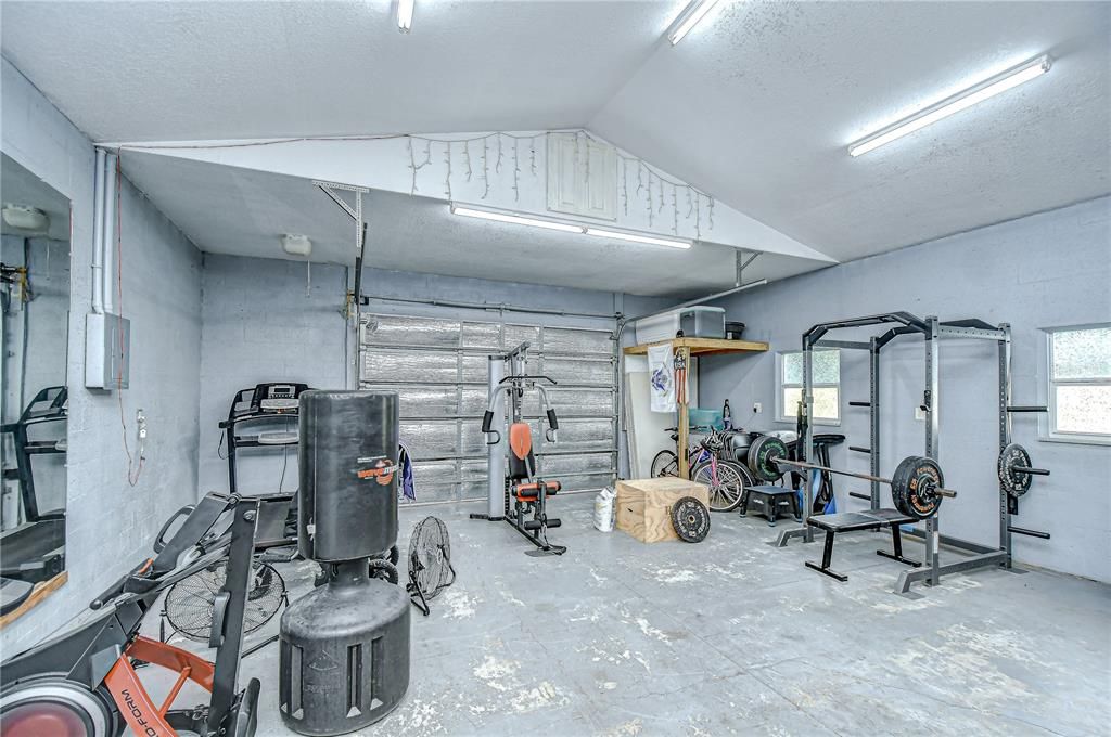 Под контрактом: $625,000 (4 спален, 2 ванн, 2217 Квадратных фут)