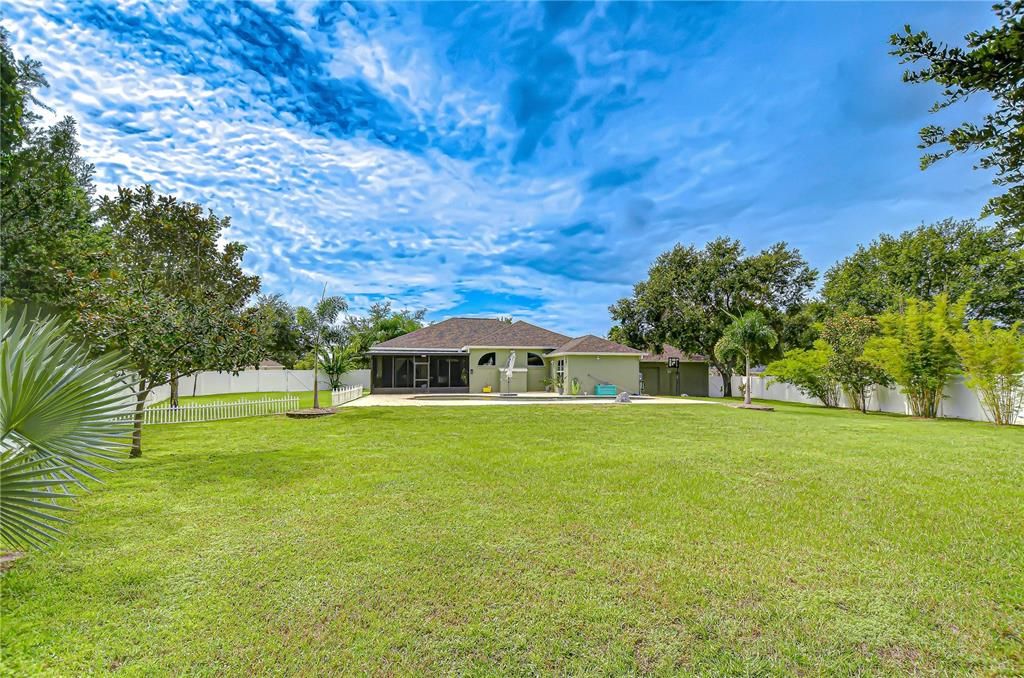 Под контрактом: $625,000 (4 спален, 2 ванн, 2217 Квадратных фут)