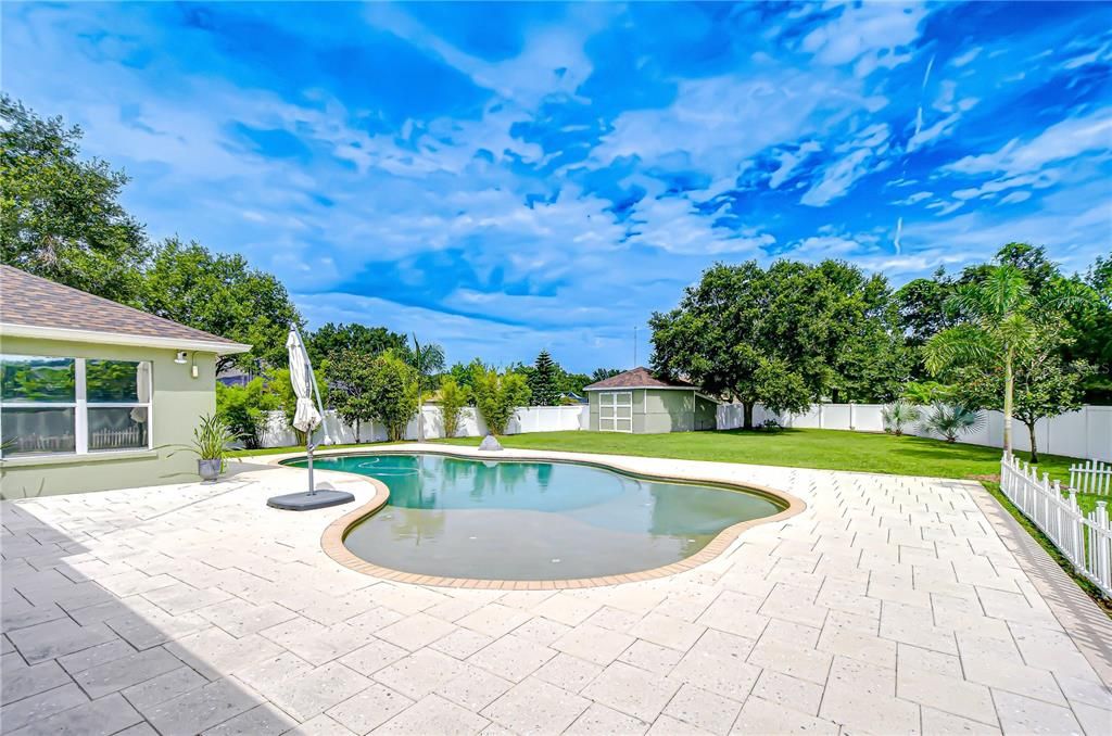 Под контрактом: $625,000 (4 спален, 2 ванн, 2217 Квадратных фут)