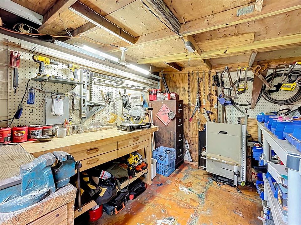 合同活跃: $215,000 (3 贝兹, 2 浴室, 1200 平方英尺)