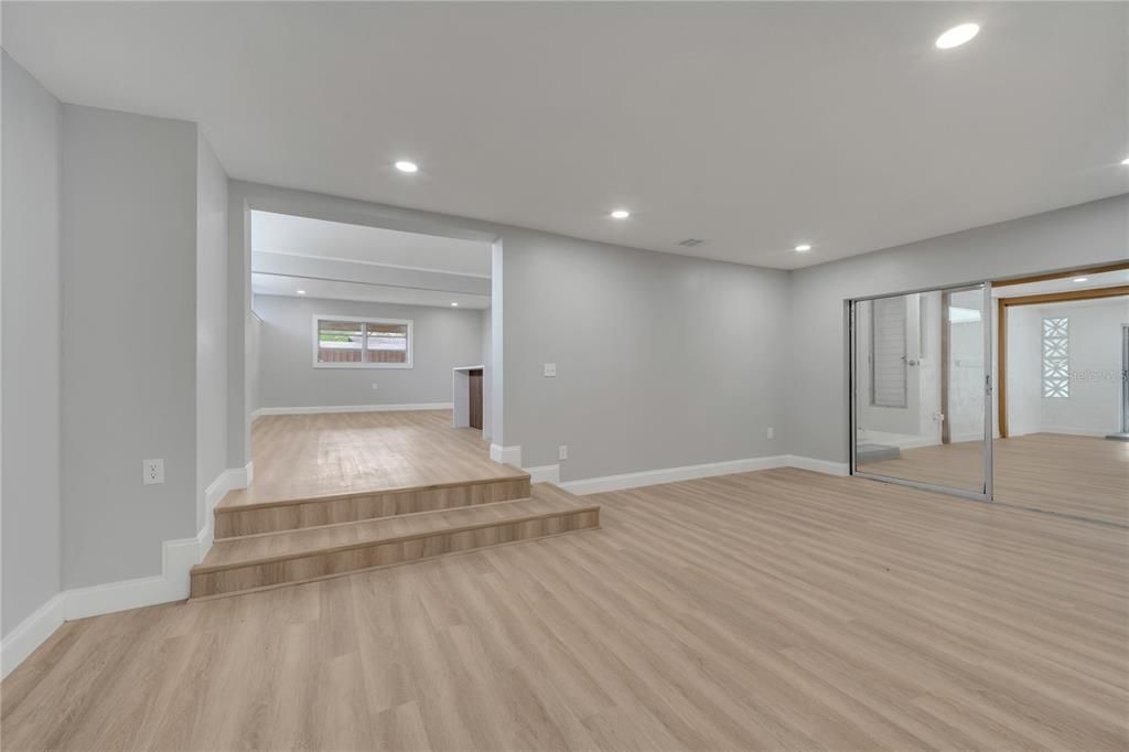 В аренду: $4,000 (4 спален, 3 ванн, 1686 Квадратных фут)