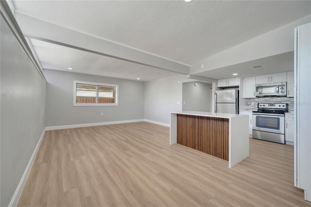 В аренду: $4,000 (4 спален, 3 ванн, 1686 Квадратных фут)