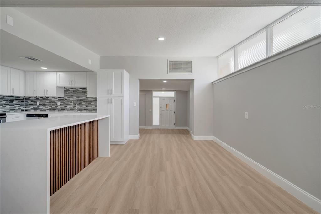 В аренду: $4,000 (4 спален, 3 ванн, 1686 Квадратных фут)