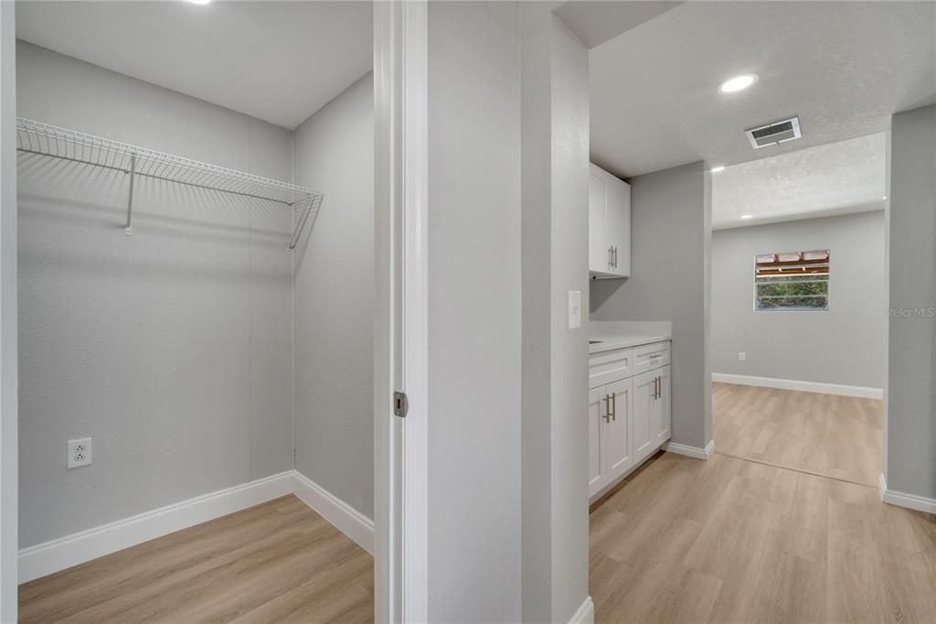 В аренду: $4,000 (4 спален, 3 ванн, 1686 Квадратных фут)