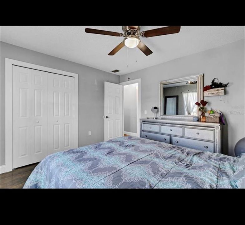 For Sale: $355,000 (3 beds, 1 baths, 1186 Square Feet)