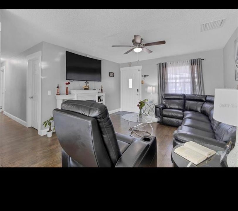 For Sale: $355,000 (3 beds, 1 baths, 1186 Square Feet)