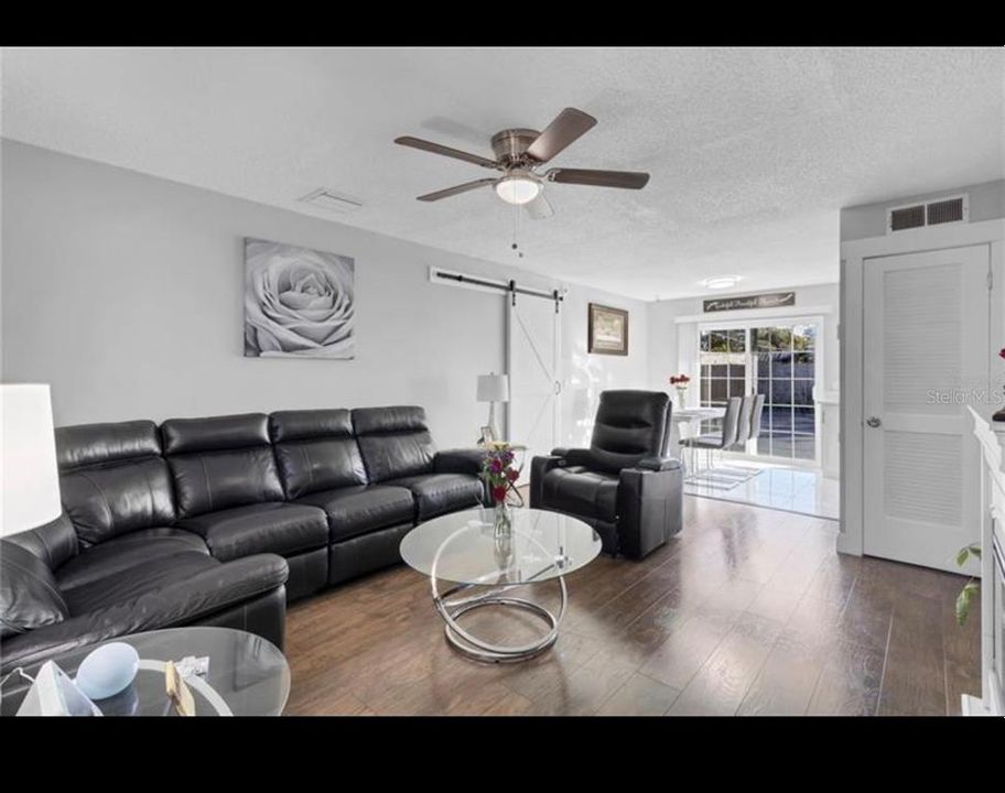 For Sale: $355,000 (3 beds, 1 baths, 1186 Square Feet)