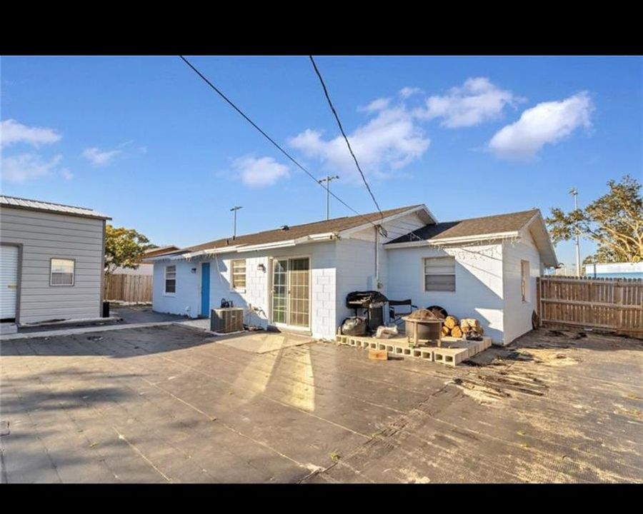 For Sale: $355,000 (3 beds, 1 baths, 1186 Square Feet)