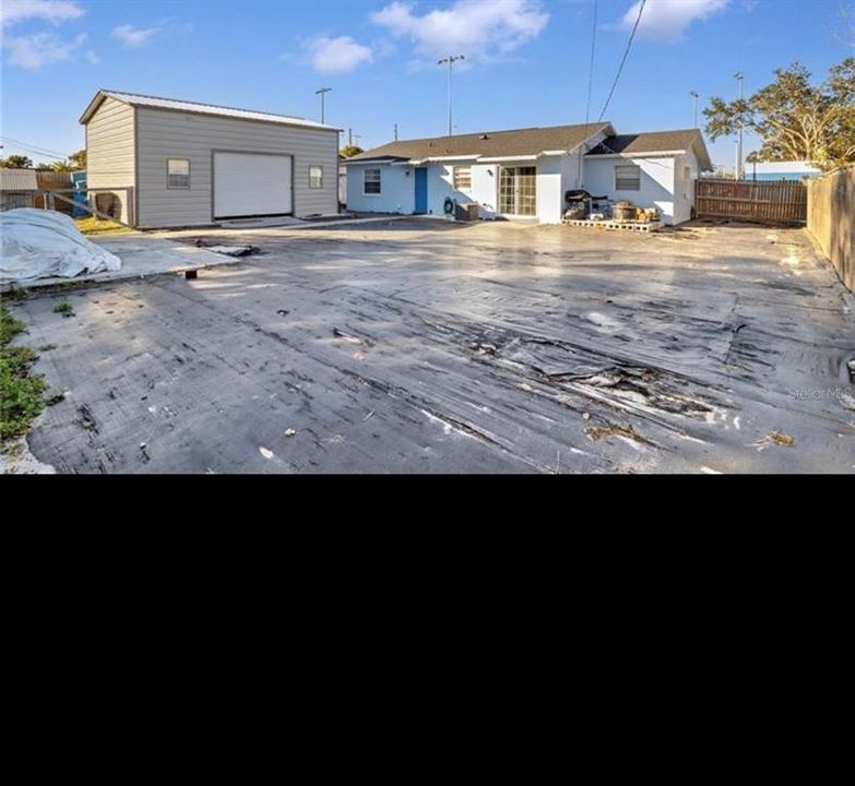 For Sale: $355,000 (3 beds, 1 baths, 1186 Square Feet)