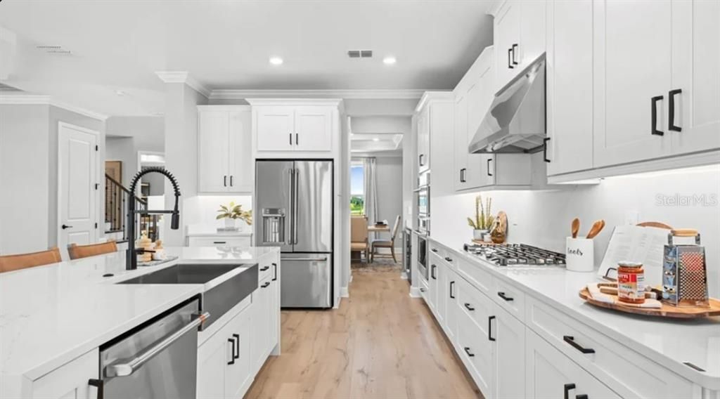 For Sale: $999,000 (5 beds, 4 baths, 3835 Square Feet)