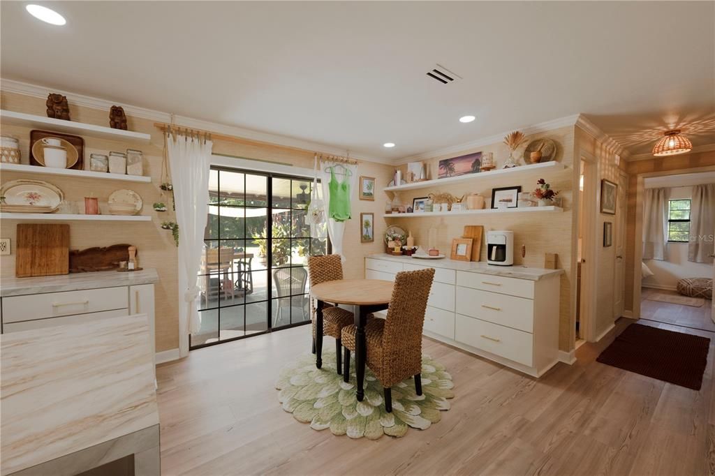 For Sale: $254,900 (3 beds, 1 baths, 1008 Square Feet)