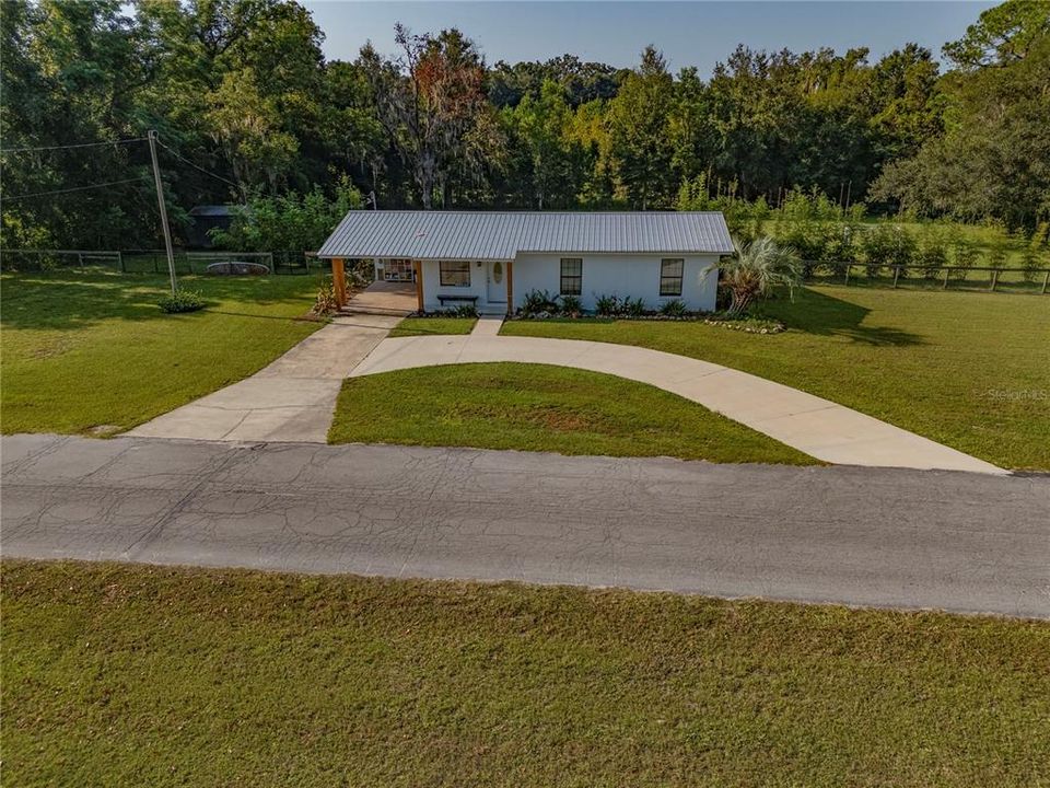 For Sale: $254,900 (3 beds, 1 baths, 1008 Square Feet)