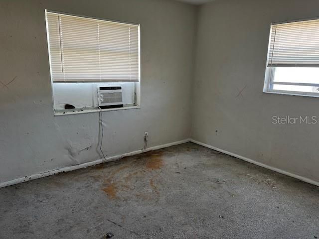 For Sale: $350,000 (2 beds, 1 baths, 1250 Square Feet)