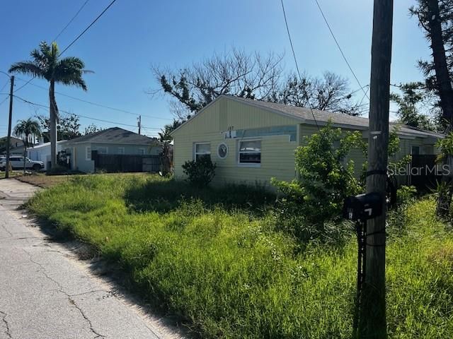 For Sale: $350,000 (2 beds, 1 baths, 1250 Square Feet)