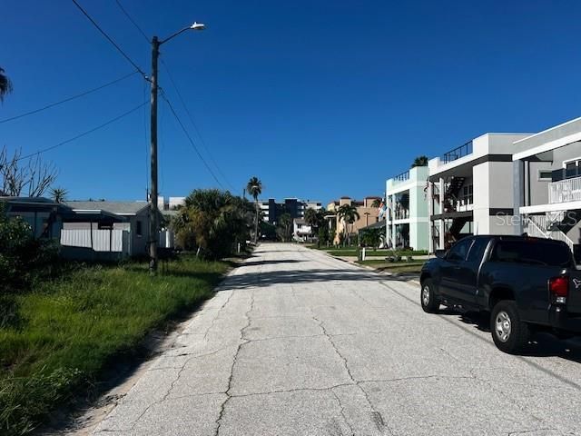 For Sale: $350,000 (2 beds, 1 baths, 1250 Square Feet)