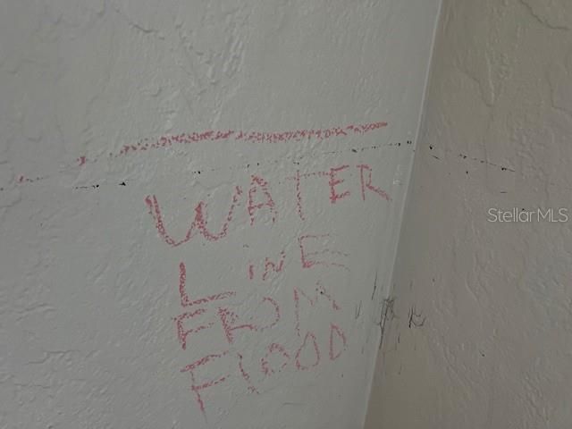 For Sale: $350,000 (2 beds, 1 baths, 1250 Square Feet)