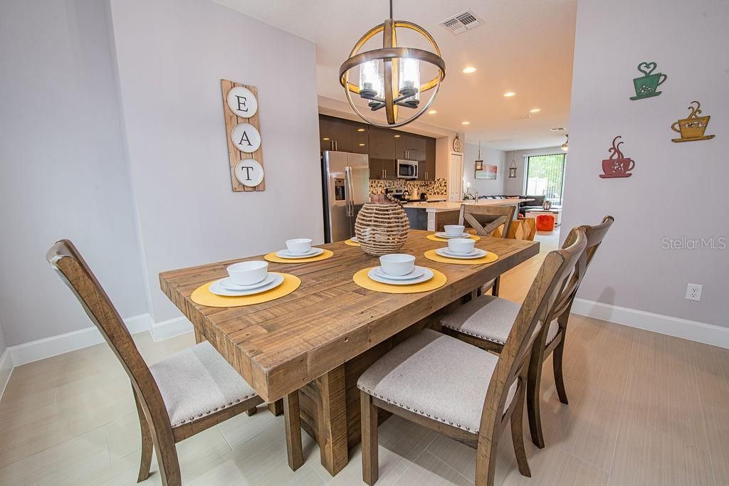 На продажу: $368,000 (3 спален, 2 ванн, 1591 Квадратных фут)