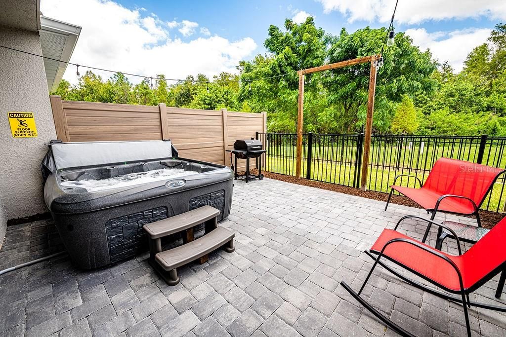 На продажу: $368,000 (3 спален, 2 ванн, 1591 Квадратных фут)