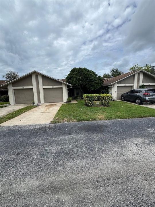Под контрактом: $1,700 (2 спален, 2 ванн, 905 Квадратных фут)