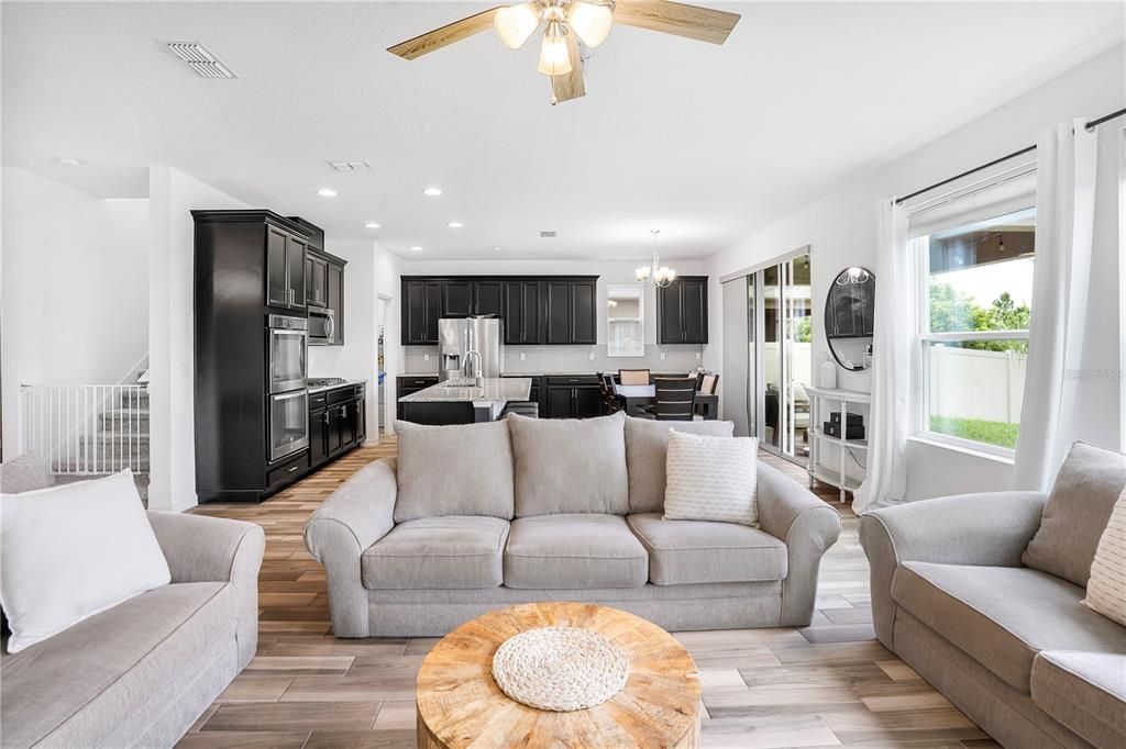 Active With Contract: $499,990 (4 beds, 3 baths, 2449 Square Feet)