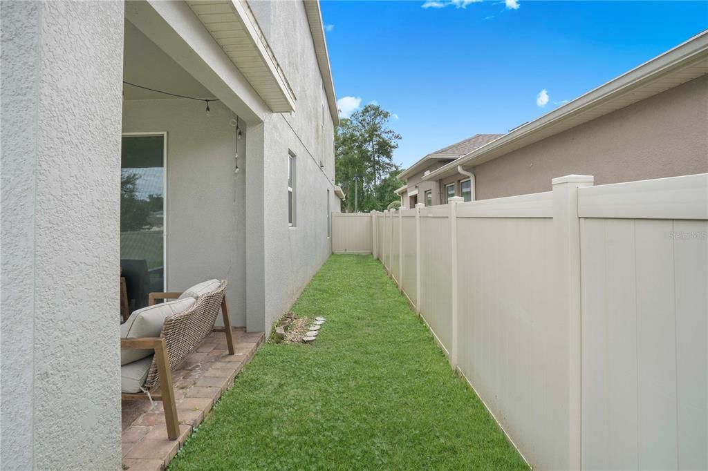 Active With Contract: $499,990 (4 beds, 3 baths, 2449 Square Feet)