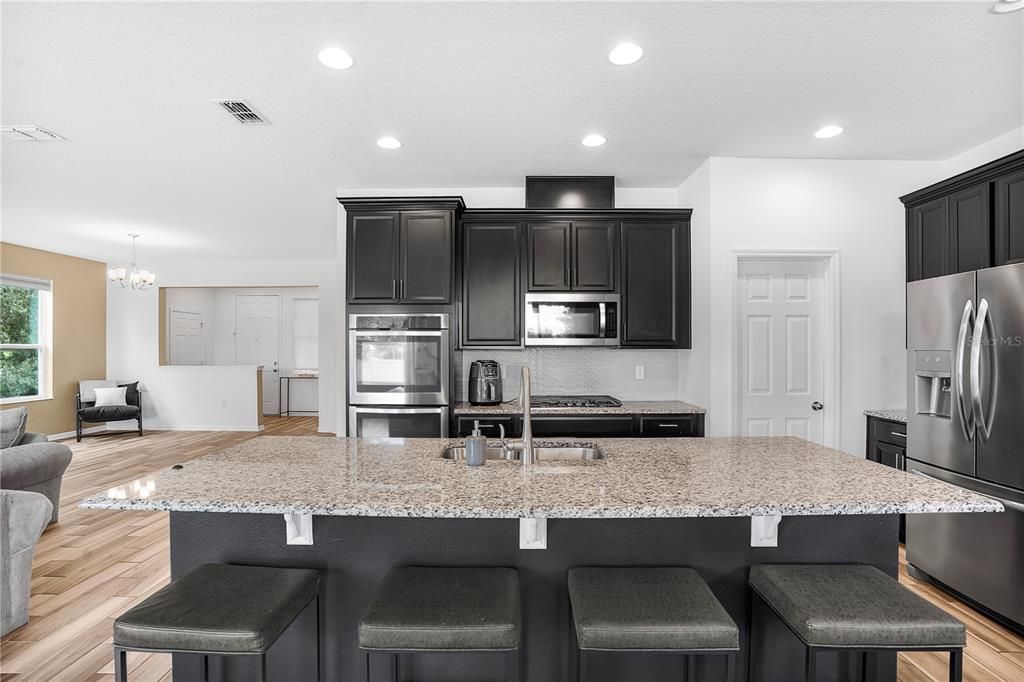 Active With Contract: $499,990 (4 beds, 3 baths, 2449 Square Feet)