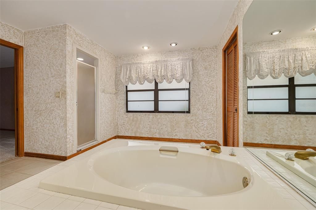 For Sale: $650,000 (3 beds, 3 baths, 2136 Square Feet)