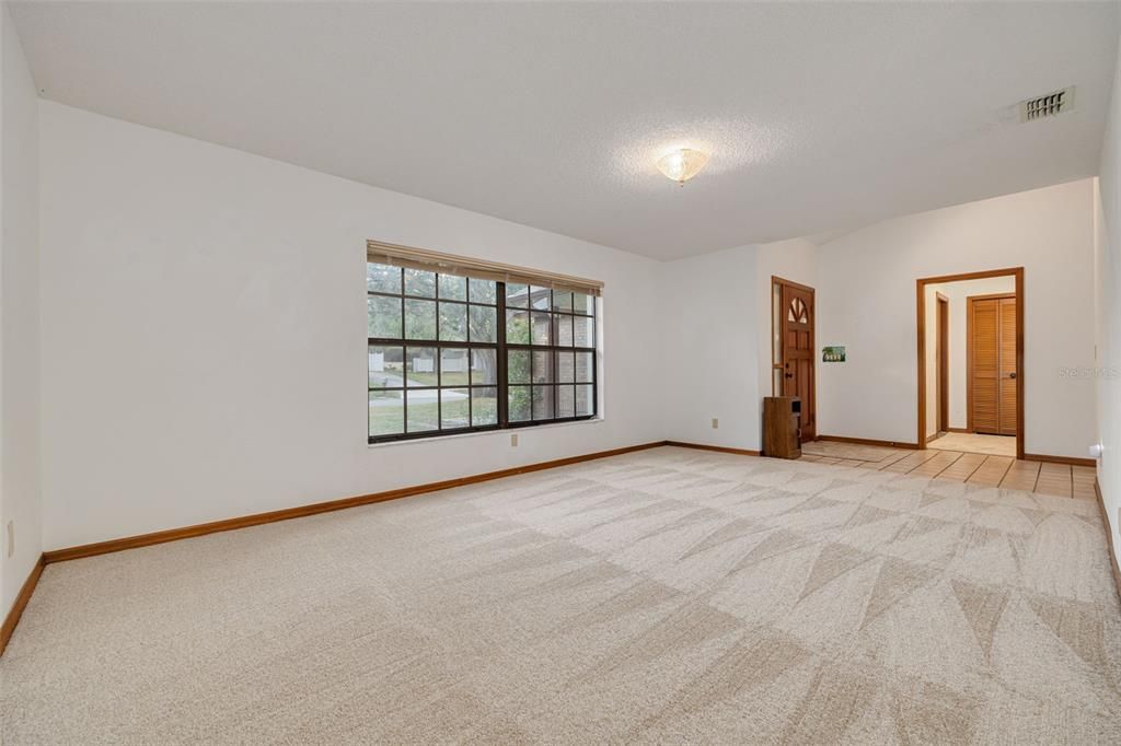 For Sale: $650,000 (3 beds, 3 baths, 2136 Square Feet)