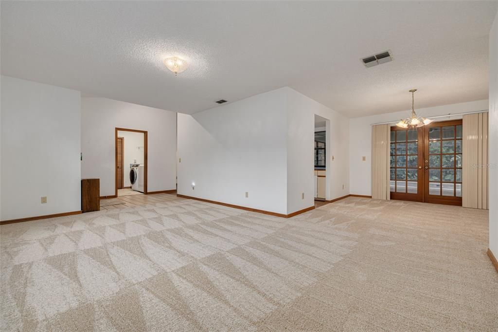 For Sale: $650,000 (3 beds, 3 baths, 2136 Square Feet)