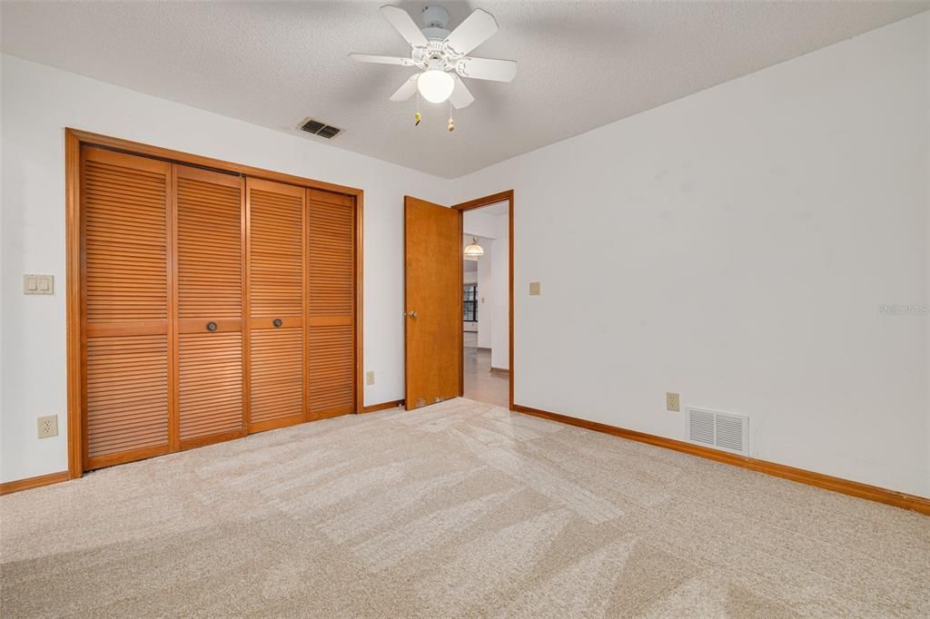 For Sale: $650,000 (3 beds, 3 baths, 2136 Square Feet)