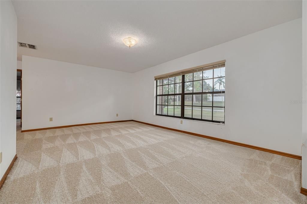 For Sale: $650,000 (3 beds, 3 baths, 2136 Square Feet)