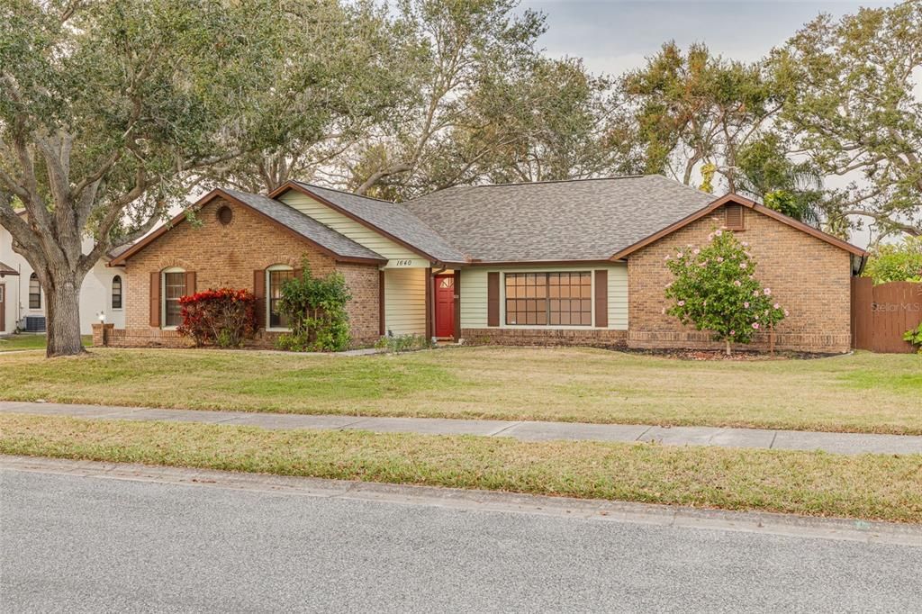 For Sale: $650,000 (3 beds, 3 baths, 2136 Square Feet)