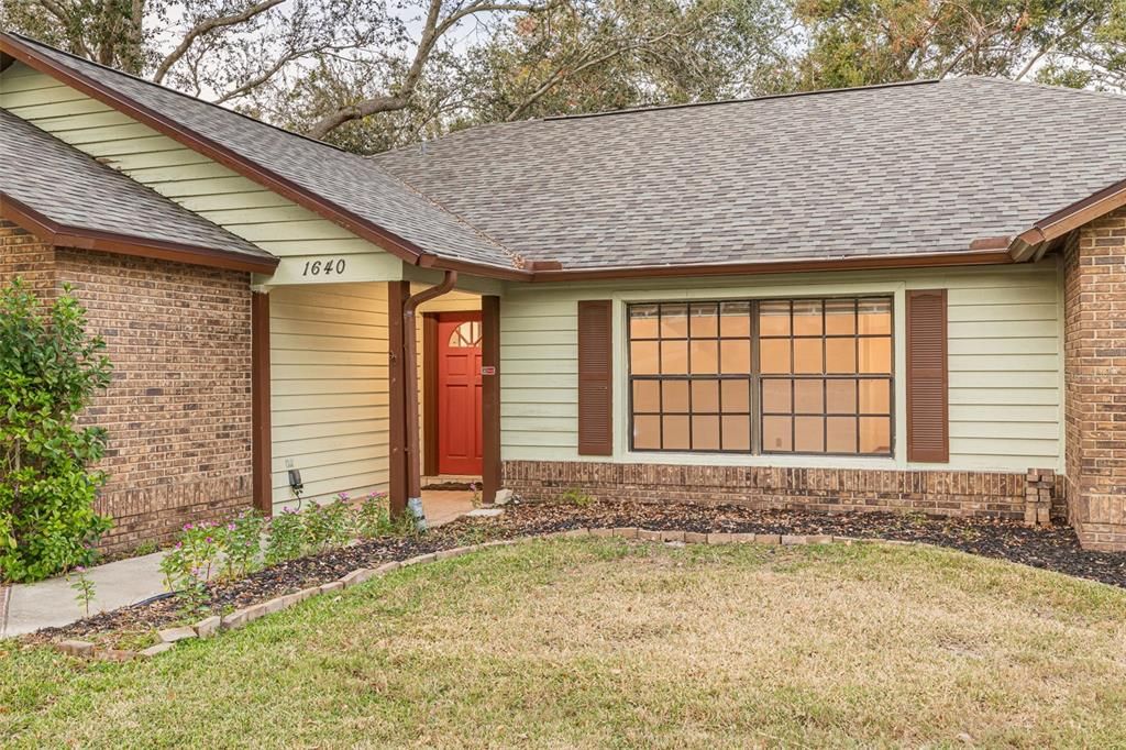 For Sale: $650,000 (3 beds, 3 baths, 2136 Square Feet)