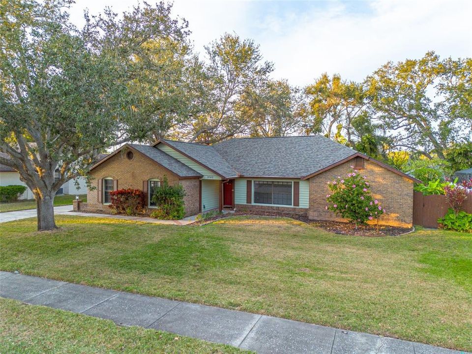 For Sale: $650,000 (3 beds, 3 baths, 2136 Square Feet)