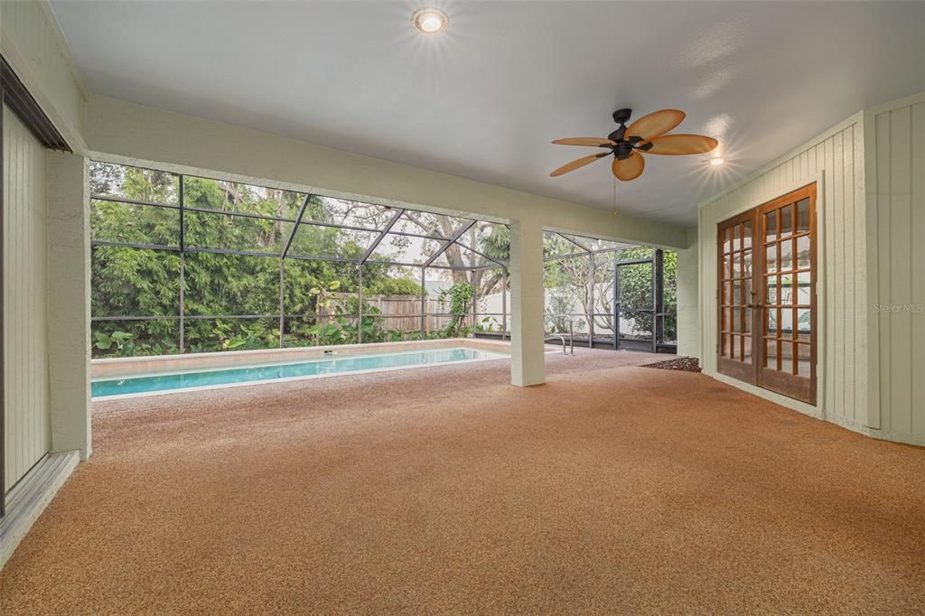 For Sale: $650,000 (3 beds, 3 baths, 2136 Square Feet)