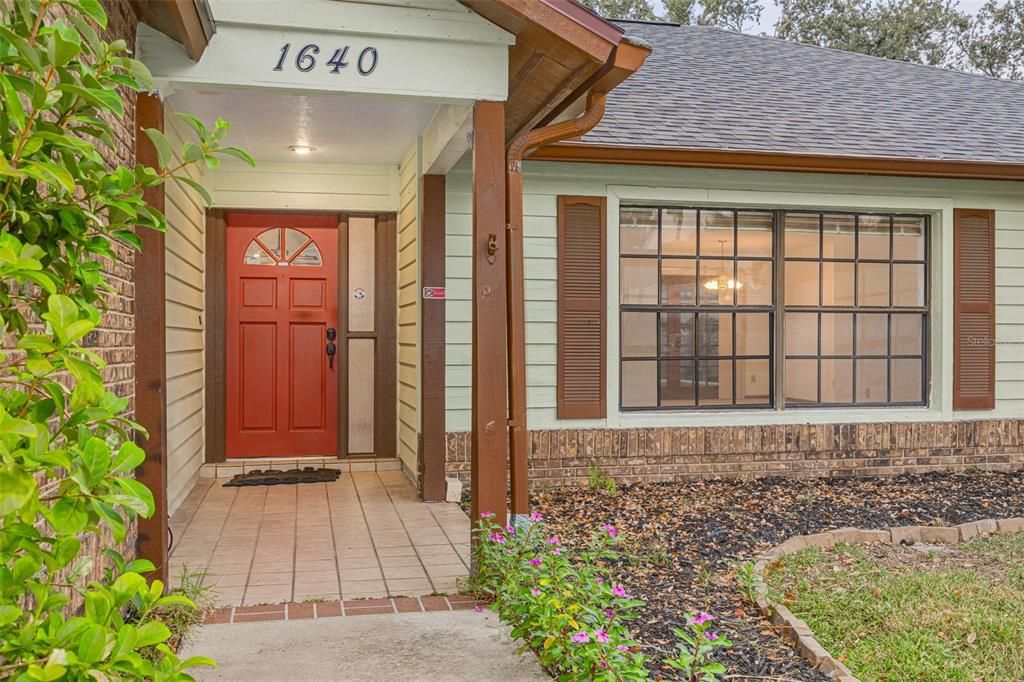 For Sale: $650,000 (3 beds, 3 baths, 2136 Square Feet)