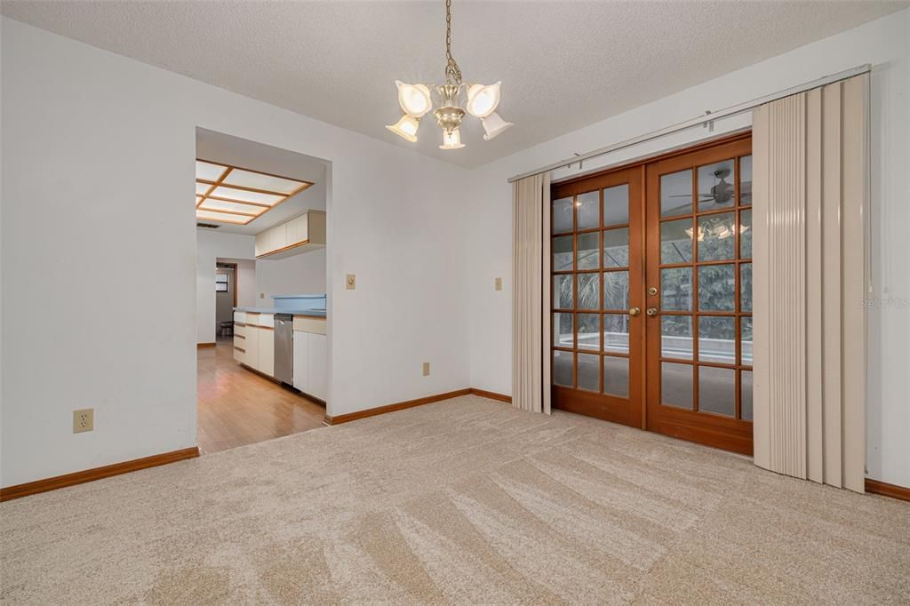 For Sale: $650,000 (3 beds, 3 baths, 2136 Square Feet)