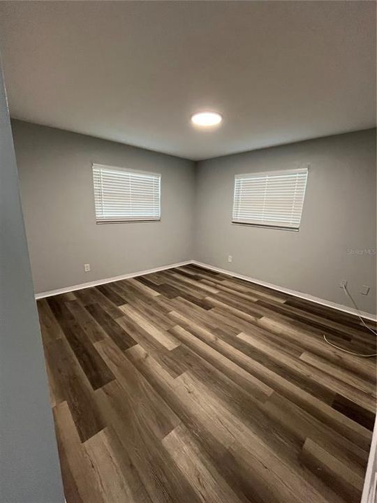 Под контрактом: $319,900 (3 спален, 2 ванн, 1076 Квадратных фут)