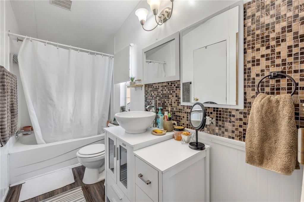 На продажу: $178,900 (3 спален, 2 ванн, 1293 Квадратных фут)