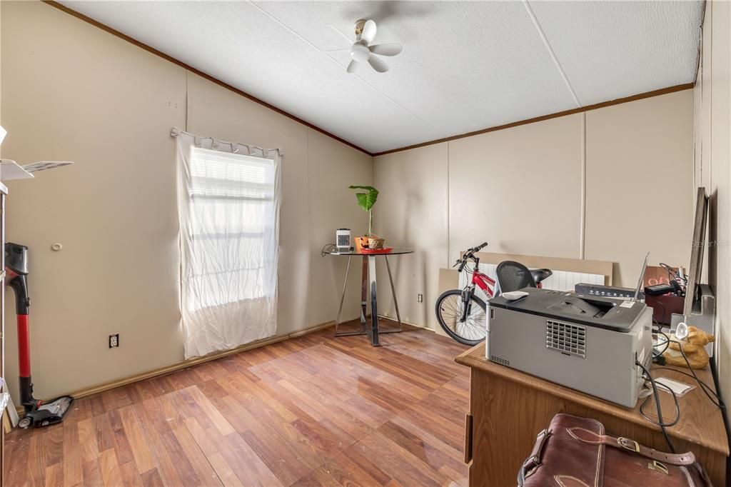 На продажу: $178,900 (3 спален, 2 ванн, 1293 Квадратных фут)