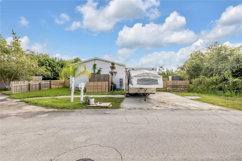 На продажу: $178,900 (3 спален, 2 ванн, 1293 Квадратных фут)