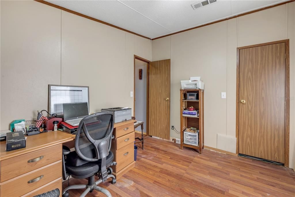 На продажу: $178,900 (3 спален, 2 ванн, 1293 Квадратных фут)