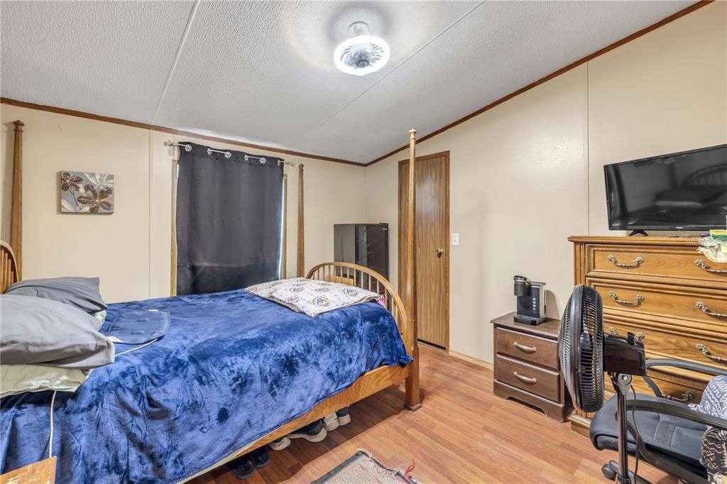 На продажу: $178,900 (3 спален, 2 ванн, 1293 Квадратных фут)