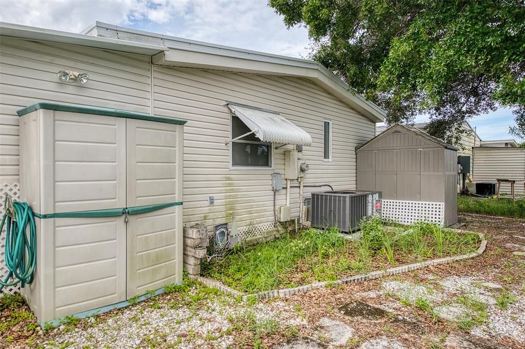 合同活跃: $179,900 (2 贝兹, 2 浴室, 1274 平方英尺)