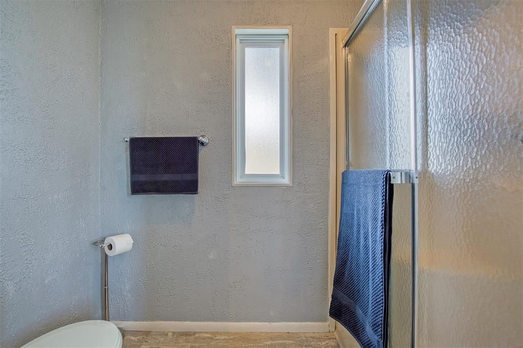 合同活跃: $179,900 (2 贝兹, 2 浴室, 1274 平方英尺)