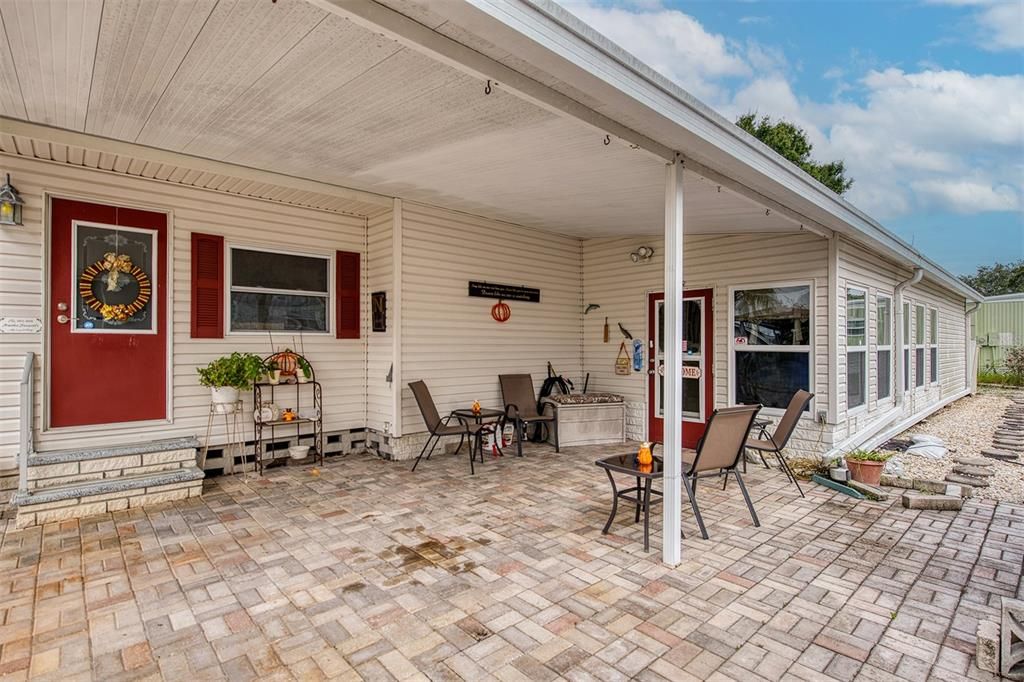 合同活跃: $179,900 (2 贝兹, 2 浴室, 1274 平方英尺)