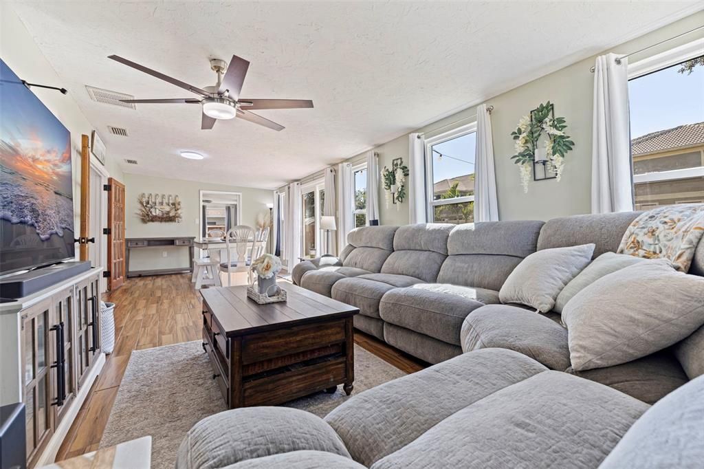 Active With Contract: $409,000 (4 beds, 2 baths, 1752 Square Feet)