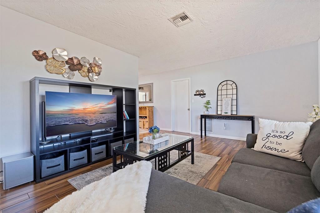 Active With Contract: $409,000 (4 beds, 2 baths, 1752 Square Feet)